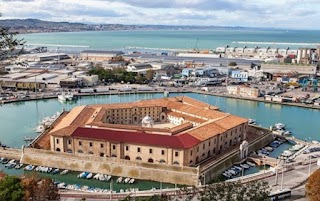 Mole Vanvitelliana